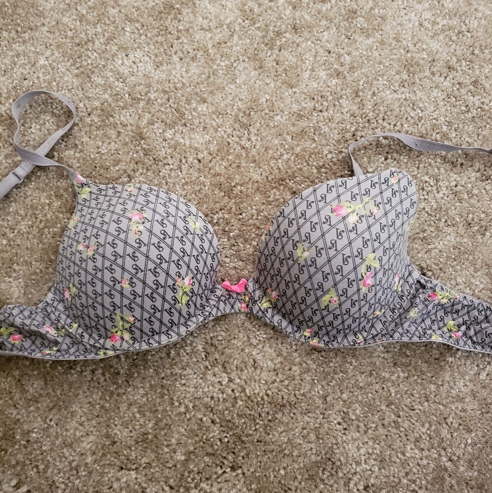 Victoria Secrets bra 32D